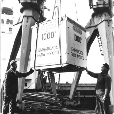 Shipment of the 1000th printing press to Mexico in 1965